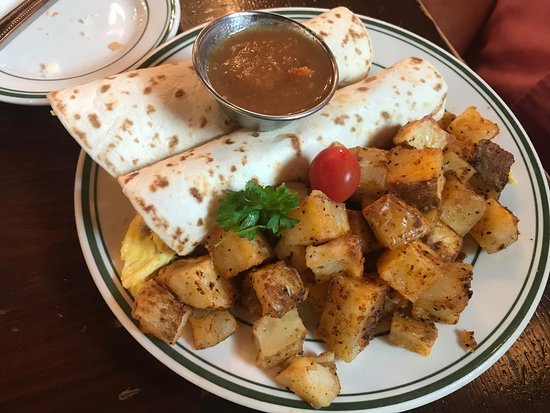 The Guenther House signature dishes Gunther’s Favorite Breakfast Platter
Strawberry Sweet Cream Waffle
Breakfast Tacos